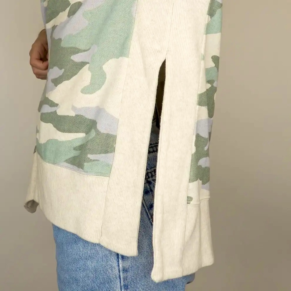 SOLD Aerie | Oversized Desert Green Camo Sweatshirt Size Medium - Picture 7 of 8